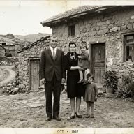 Eski fotoğrafı onar ve canlandır şablonuna yüklenen örnek fotoğraf